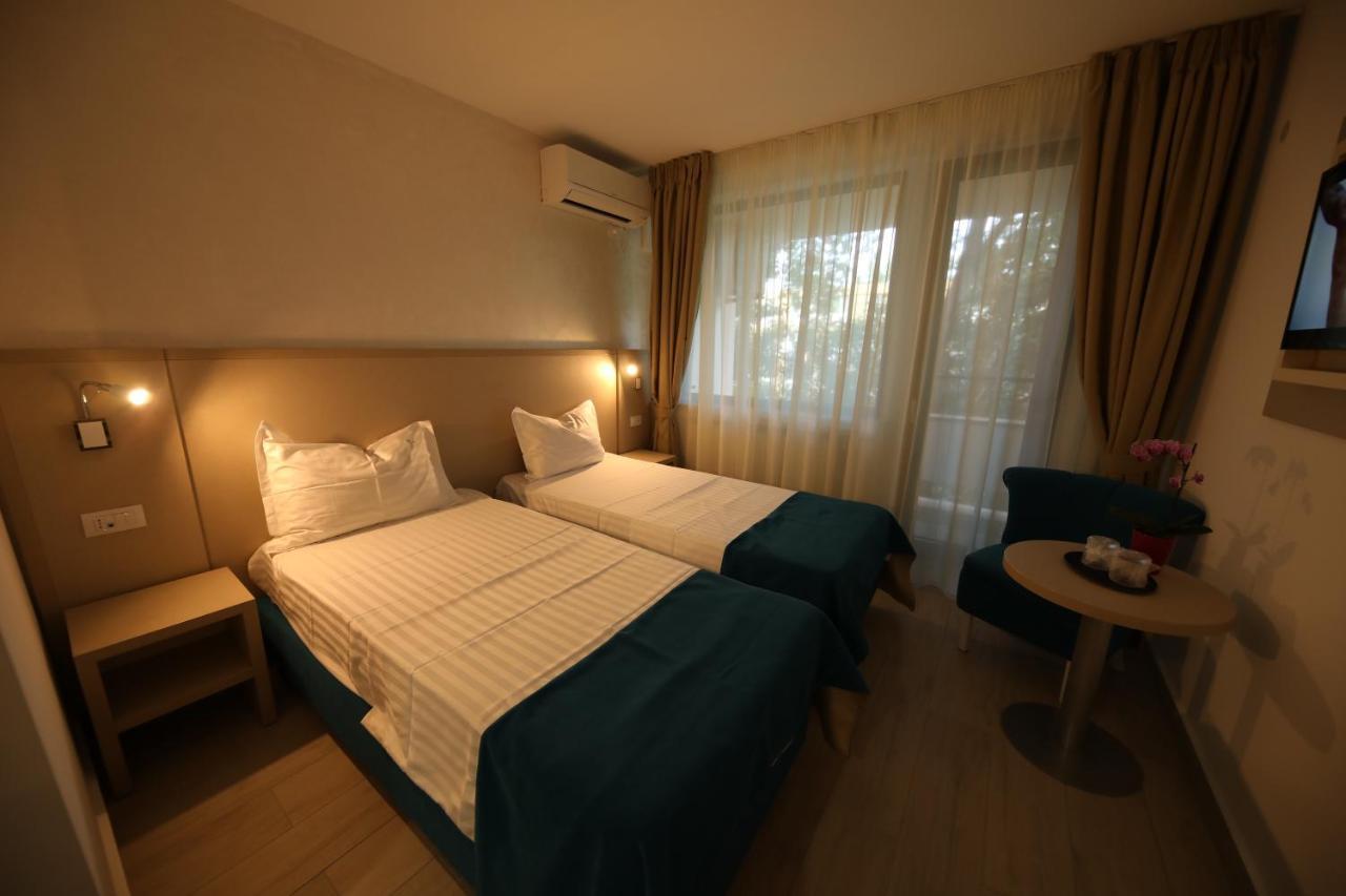Hotel Delfin Mamaia Exterior foto